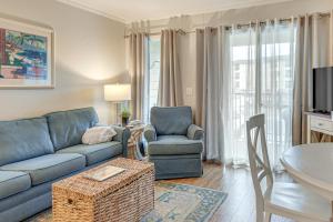 Poolside Bliss, Beach Strolls! Hilton Head Retreat