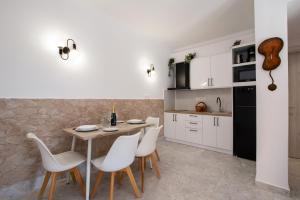 Kikis Apartments