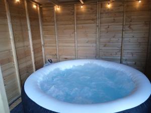 The Homestead Compact With private Lazy spa