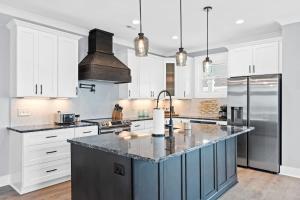 All The Ocean Views at this 5 bed 5 beach getaway