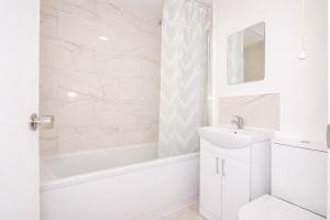 Elegant Flat 2 Min Walk to Watford Junction