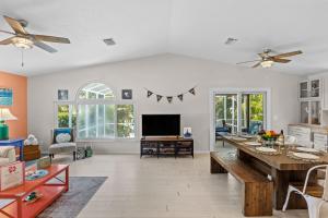 Rainbow Reef - Close to Bean Point, Pool, Game Room by Anna Maria Life Vacation Rentals