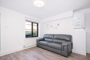 Elegant Flat 2 Min Walk to Watford Junction