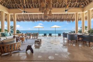 Luxury Ocean Front Villa Full Staff Lovely View