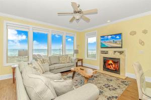 Ocean Front Luxury Home l Private Pool l Sleeps 20