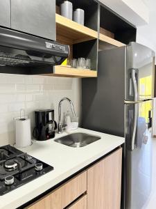 Experience the best of Cali in this cozy loft