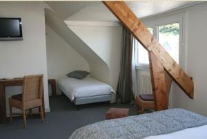 Hotels Hotel Le Suroit : Chambre Triple - Vue sur Mer