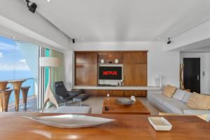 Luxury Beach Front Condo 21st Floor Views