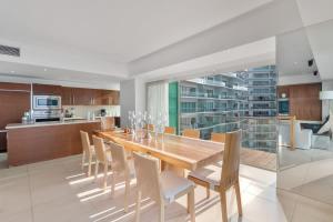 Luxury Beach Front Condo 21st Floor Views