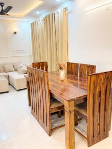 The Luxe Haven 3BHK - Sector 110 - Near Expo Mart
