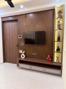The Luxe Haven 3BHK - Sector 110 - Near Expo Mart