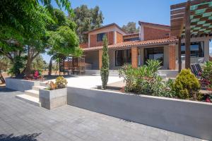 Beautiful Home at Valle de Gpe with Jacuzzi AC & Wifi