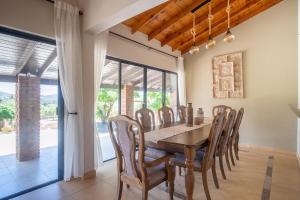 Beautiful Home at Valle de Gpe with Jacuzzi AC & Wifi