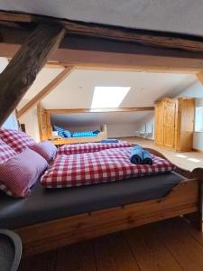 Mit Blick auf Bergwiesen - Familienfreundliches Bauernhaus im Westallgäu