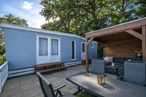 Knusse stacaravan op gezellige familiecamping!