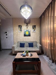 Urban Zenith Riverview Apartment