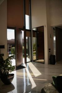 Diwine Spa & Pool House