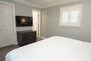 3rd Floor 1BR Frenchmen St w Pool & HotTub