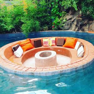 reed hut earthy rustic escape for 2-4 guests