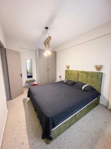 SithoniaRS Luxury Two Floor Maisonette with private Pool & Garden