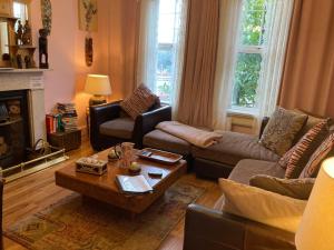 Mount Royal Victorian Apartments Self Catering