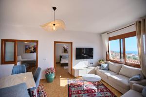 Authentic Seaview Villa In Dhermi Village