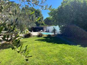 House with pool in the heart of Provence