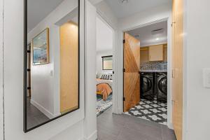 Modern on Mars - NEW Construction - SPA - Fire-pit