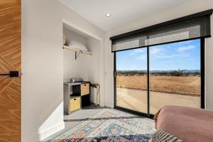 Modern on Mars - NEW Construction - SPA - Fire-pit