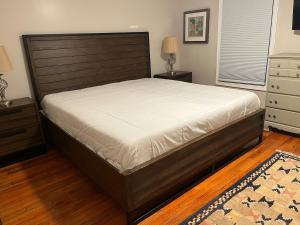 Downtown house w on-site parking walk to museums, US Capital Scap