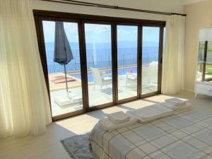 Located 3 km from the center of Çeşme