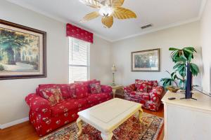 Sprawling home with pool, pool spa, & game room - athletic court and gym access