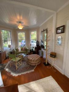 Spacious Carriage House in Montclair -accessible to MetLife Stadium, Newark Airport &NYC -新泽西州蒙特克莱尔小镇 -宽敞的独立房 -近世界杯赛场, 纽约曼哈顿, 纽瓦克机场