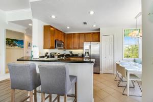 Spacious and Inviting Getaway Condo Close to Disney and Universal