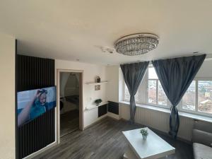 Kurvilla Hotel & Apartment
