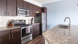 Landing Spectacular 1BD Pool Clubhouse