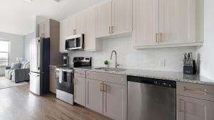 Landing Incredible 1BD Gym Clubhouse