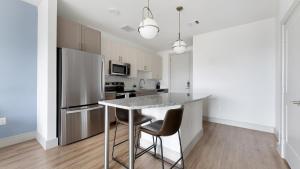 Landing Incredible 1BD Gym Clubhouse