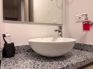 Apartamento moderno en Laureles excelente sector cerca al Portal del Quindio