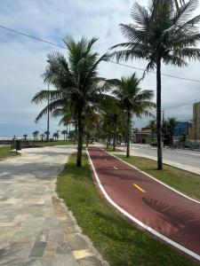 Sobrado Familiar - Wi Fi - Ar Condic - A 50M da Praia - Praia Grande