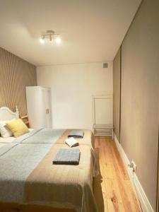 Franks House & Happy DOWNTOWN