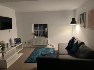 Russell Square Apartment