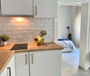 Ultra-Central Cozy Flat, Quiet Pedestrian Lane
