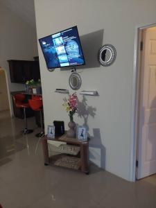 Luxurious 3-Bedroom House in Ocho Rios with Private Entrance