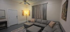 2BR Penthouse On Claiborne