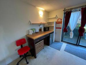 Cozy 1BR Suite Near Kerrisdale Village