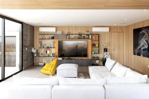The Wow House by AcoModo