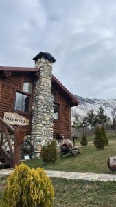 Villa Wood