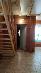 Вілла з чаном "4 качки" у лісі біля Львова для святкувань і відпочинку