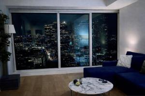 High Rise Skyline DowntownCondo Pool &Free Parking
